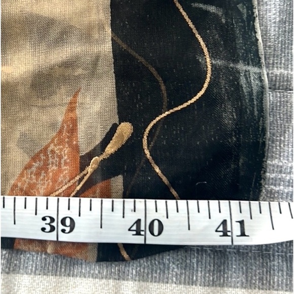 Kismet of Hawaii, Gorgeous Large Scarf/Wrap, Excellent Condition, Size 42x66 - Picture 4 of 4